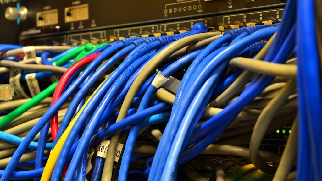 Wifi lent, coupures répétées : ce que disent les voyants avant d’appeler l’opérateur